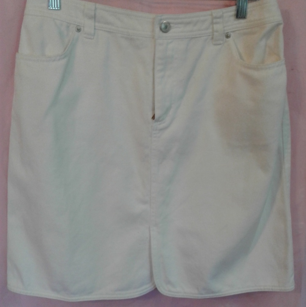 🕊️ White Denim Skirt by Land's End 🕊️